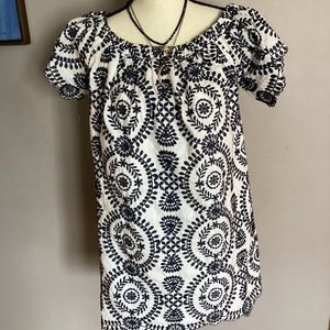 Great summer dress, fully lined, light and airy, on/off shoulders
